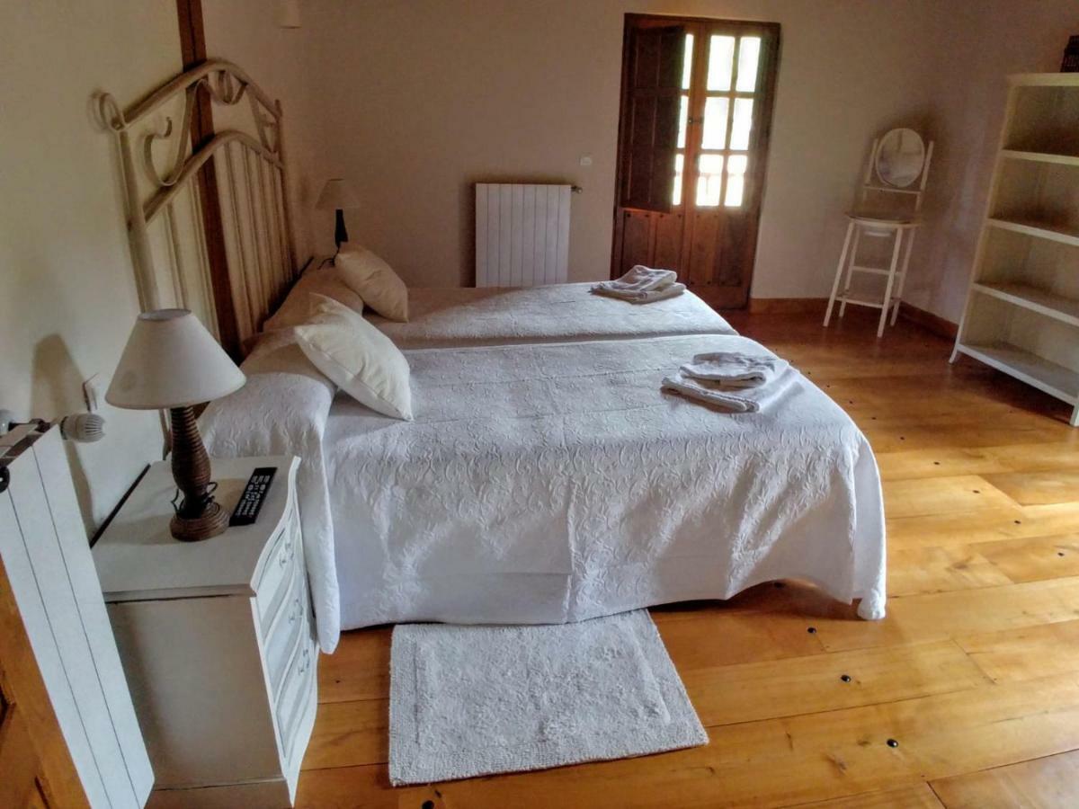 Trisileja En Novales Hotel Eksteriør billede