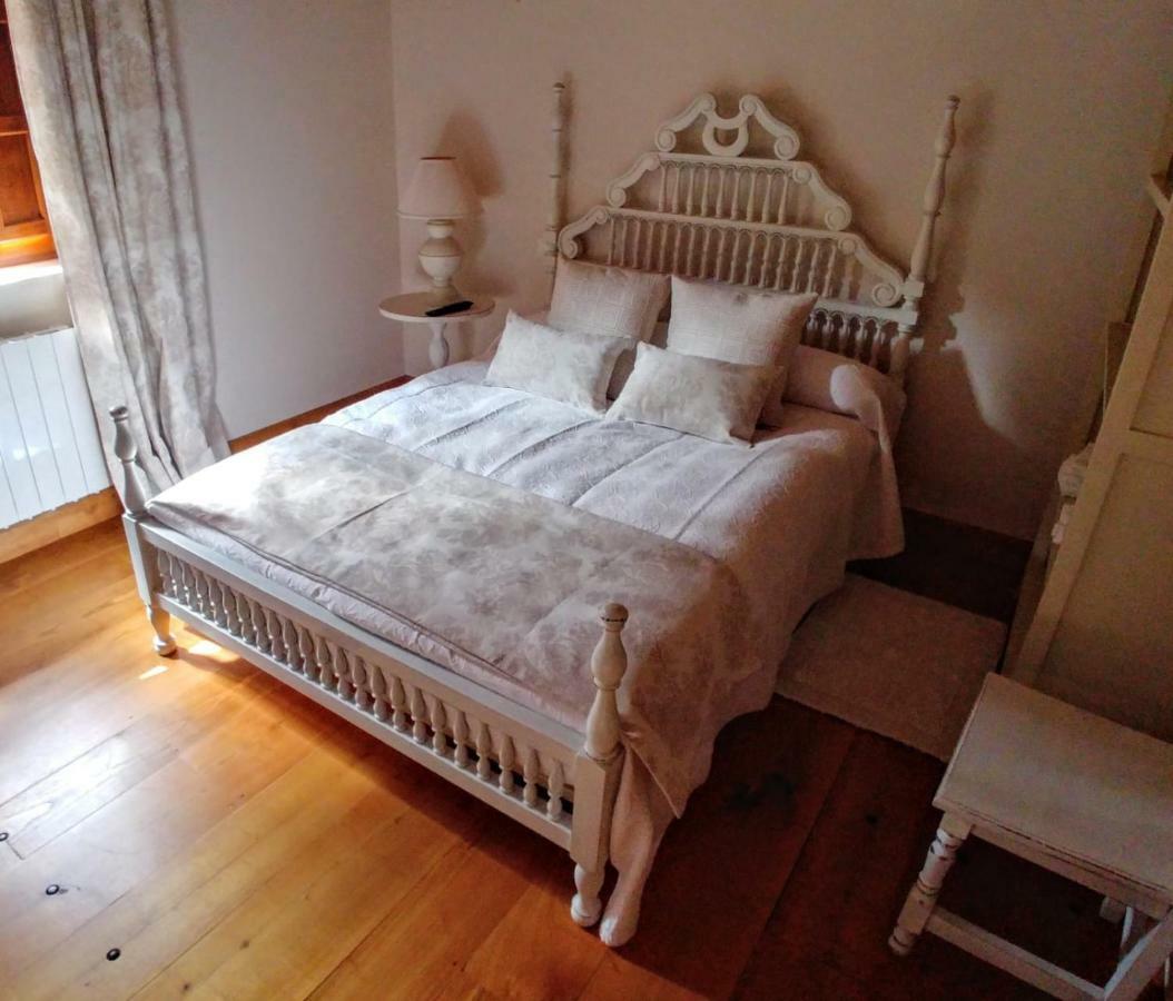 Trisileja En Novales Hotel Eksteriør billede